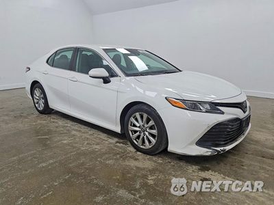 Czwarte zdjęcie samochodu z boku: 2019 TOYOTA CAMRY LE VIN:4T1B11HK0KU253232 - miniatura