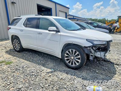 Czwarte zdjęcie samochodu z boku: 2023 CHEVROLET TRAVERSE PREMIER VIN:1GNERKKW3PJ329117 - miniatura