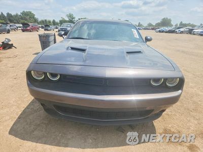 Piąte zdjęcie samochodu w środku: 2019 DODGE CHALLENGER SXT VIN:2C3CDZAG0KH680373 - miniatura