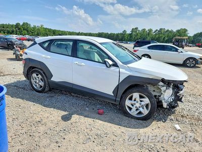 Czwarte zdjęcie samochodu z boku: 2023 HYUNDAI KONA ESSENTIAL VIN:KM8HA3AB9TU391126 - miniatura