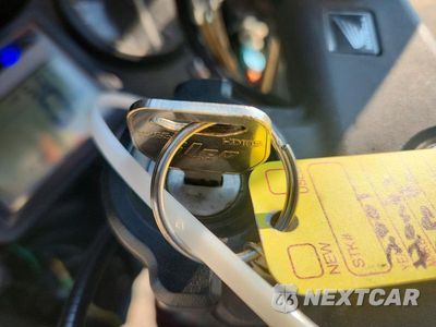 Zdjęcie 8 z 9 samochodu: 2003 HONDA CBR600 F4 VIN:JH2PC35073M400853 - miniatura