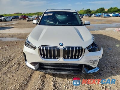 Piąte zdjęcie samochodu w środku: 2026 BMW X1 XDRIVE28I VIN:WBX73EF06T5710363 - miniatura