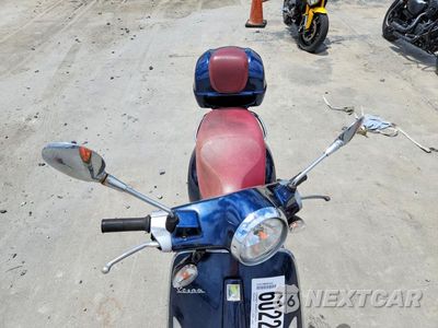 Piąte zdjęcie samochodu w środku: 2015 VESPA PRIMAVERA 50 4V IE VIN:ZAPC536B4F5100184 - miniatura