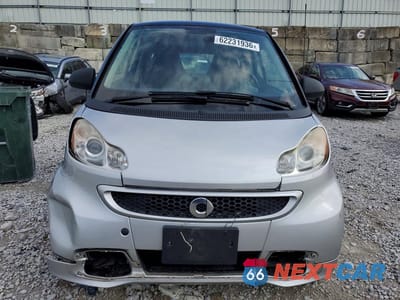 Piąte zdjęcie samochodu w środku: 2016 SMART FORTWO VIN:WMEEJ9AAXGK842388 - miniatura