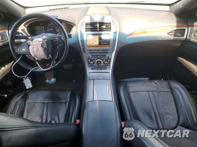 Zdjęcie 8 z 13 samochodu: 2019 LINCOLN MKZ RESERVE II VIN:3LN6L5MU1KR618583 - miniatura