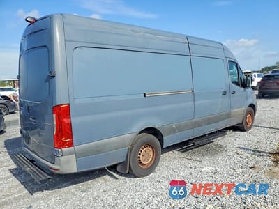 Trzecie zdjęcie samochodu z tyłu: 2019 MERCEDES-BENZ SPRINTER 2500/3500 DELIVERY VAN VIN:WD4PF1CD4KP147682 - miniatura