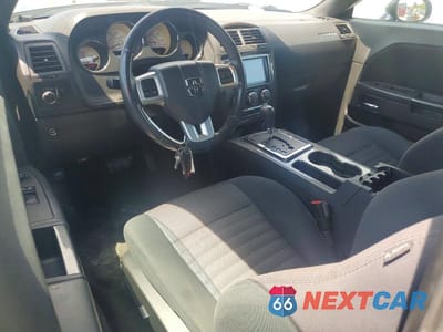 Zdjęcie 8 z 13 samochodu: 2013 DODGE CHALLENGER SXT VIN:2C3CDYAG6DH673103 - miniatura