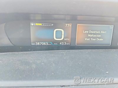 Zdjęcie 9 z 13 samochodu: 2018 TOYOTA PRIUS FOUR VIN:JTDKARFUXJ3551993 - miniatura