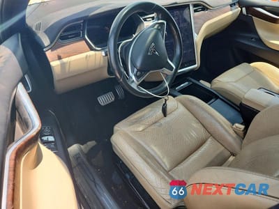 Zdjęcie 8 z 13 samochodu: 2016 TESLA MODEL X VIN:5YJXCAE47GFS00618 - miniatura