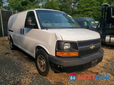 Czwarte zdjęcie samochodu z boku: 2013 CHEVROLET EXPRESS G1500 VIN:1GCSGAFX1D1158507 - miniatura