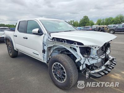 Czwarte zdjęcie samochodu z boku: 2024 TOYOTA TACOMA TRD OFF-ROAD VIN:3TMLB5JN1RM006575 - miniatura