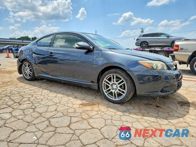 Czwarte zdjęcie samochodu z boku: 2008 SCION TC BASE VIN:JTKDE167680240154 - miniatura