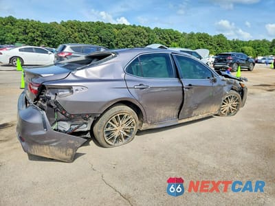 Trzecie zdjęcie samochodu z tyłu: 2024 TOYOTA CAMRY HYBRID SE VIN:4T1G31AK5RU071854 - miniatura