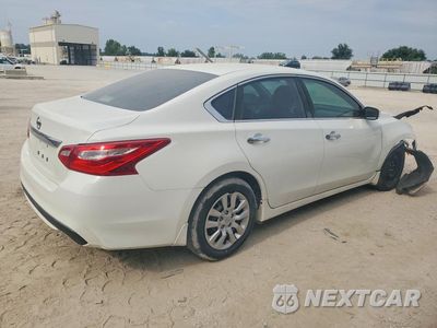 Trzecie zdjęcie samochodu z tyłu: 2017 NISSAN ALTIMA 2.5 S VIN:1N4AL3AP3HN348243 - miniatura