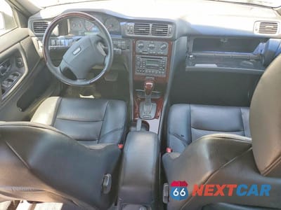 Zdjęcie 8 z 13 samochodu: 2000 VOLVO V70 XC VIN:YV1LZ56D0Y2729037 - miniatura