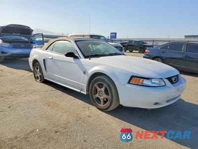 Czwarte zdjęcie samochodu z boku: 2004 FORD MUSTANG VIN:1FAFP44494F110208 - miniatura