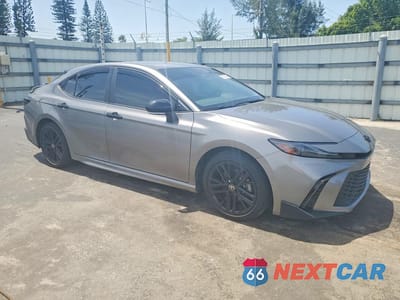 Czwarte zdjęcie samochodu z boku: 2025 TOYOTA CAMRY SE VIN:4T1DAACK5SU556779 - miniatura