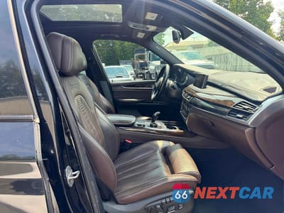 Zdjęcie 7 z 13 samochodu: 2015 BMW X5 XDRIVE50I VIN:5UXKR6C59F0J74553 - miniatura