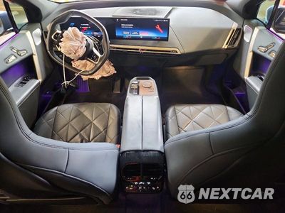Zdjęcie 8 z 13 samochodu: 2023 BMW IX VIN:WB533CF07PCM48172 - miniatura