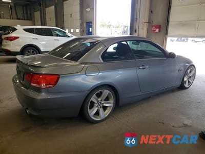 Trzecie zdjęcie samochodu z tyłu: 2007 BMW 335 I VIN:WBAWL73547PX46256 - miniatura