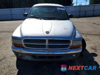 Piąte zdjęcie samochodu w środku: 2004 DODGE DAKOTA QUAD SLT VIN:1D7HG48N14S693618 - miniatura