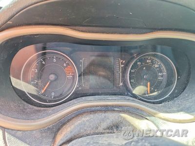 Zdjęcie 9 z 13 samochodu: 2016 JEEP CHEROKEE LATITUDE VIN:1C4PJLCB3GW274438 - miniatura