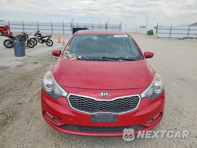Piąte zdjęcie samochodu w środku: 2016 KIA FORTE EX VIN:KNAFZ4A88G5613828 - miniatura