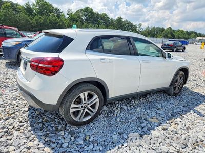 Trzecie zdjęcie samochodu z tyłu: 2019 MERCEDES-BENZ GLA 250 4MATIC VIN:WDCTG4GB9KU009924 - miniatura
