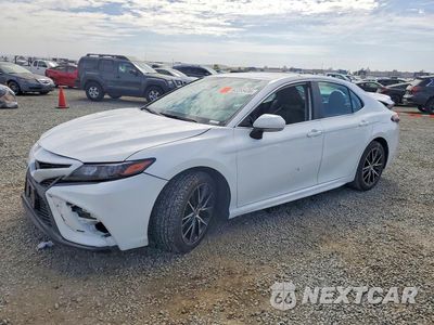 2024 TOYOTA CAMRY SE 4T1G11AKXRU860037 - główne zdjęcie licytacji z USA - miniatura