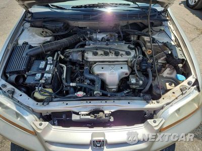 Zdjęcie 11 z 12 samochodu: 1999 HONDA ACCORD LX VIN:1HGCG5647XA084517 - miniatura
