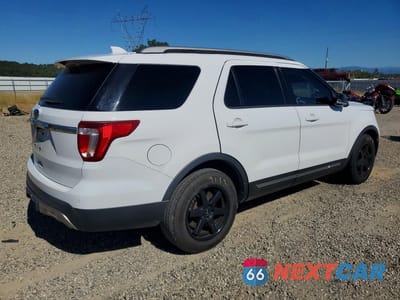 Trzecie zdjęcie samochodu z tyłu: 2017 FORD EXPLORER XLT VIN:1FM5K7D88HGD05916 - miniatura