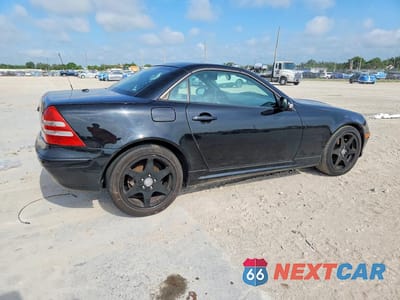 Trzecie zdjęcie samochodu z tyłu: 2001 MERCEDES-BENZ SLK 320 VIN:WDBKK65F21F172126 - miniatura