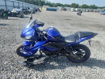 Trzecie zdjęcie samochodu z tyłu: 2024 YAMAHA YZFR3 A VIN:MH3RH18Y0RK016847 - miniatura