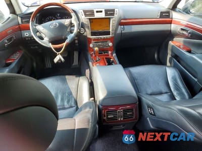 Zdjęcie 8 z 12 samochodu: 2011 LEXUS LS 460L VIN:JTHGL5EF9B5044602 - miniatura