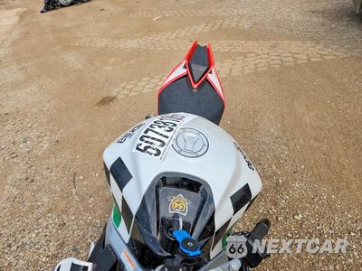 Piąte zdjęcie samochodu w środku: 2024 APRILIA RS 660 EXTREMA VIN:ZD4KSUR02RS000780 - miniatura