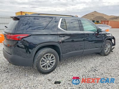 Trzecie zdjęcie samochodu z tyłu: 2023 CHEVROLET TRAVERSE VIN:1GNEVGKW5PJ264232 - miniatura