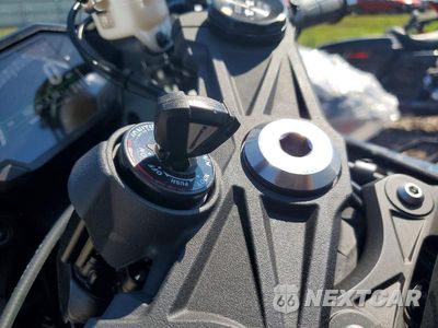 Zdjęcie 8 z 9 samochodu: 2026 KAWASAKI ZX636 K VIN:JKBZXJK10TA014662 - miniatura