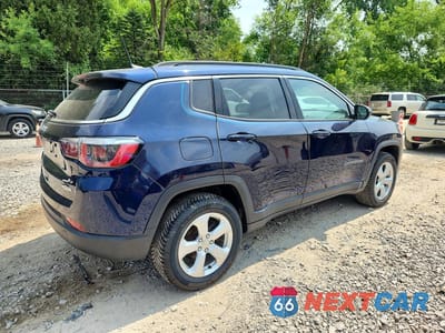 Trzecie zdjęcie samochodu z tyłu: 2019 JEEP COMPASS LATITUDE VIN:3C4NJDBB8KT839666 - miniatura