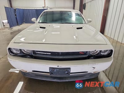 Piąte zdjęcie samochodu w środku: 2014 DODGE CHALLENGER R/T VIN:2C3CDYBT1EH284317 - miniatura