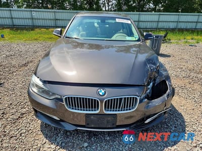 Piąte zdjęcie samochodu w środku: 2013 BMW 335 XI VIN:WBA3B9C52DF140800 - miniatura