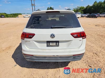 Zdjęcie 6 z 13 samochodu: 2018 VOLKSWAGEN TIGUAN SE, SEL VIN:3VV3B7AX8JM031427 - miniatura