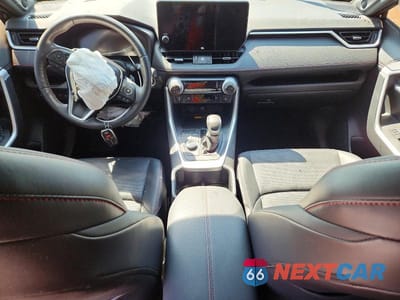Zdjęcie 8 z 13 samochodu: 2023 TOYOTA RAV4 PRIME XSE VIN:JTMFB3FV0PD134163 - miniatura