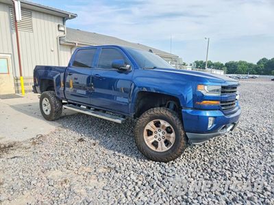 Czwarte zdjęcie samochodu z boku: 2017 CHEVROLET SILVERADO K1500 LT VIN:3GCUKREC6HG519337 - miniatura