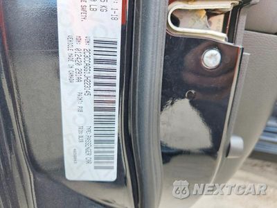 Zdjęcie 12 z 12 samochodu: 2018 CHRYSLER 300 S VIN:2C3CCAGG1JH223145 - miniatura