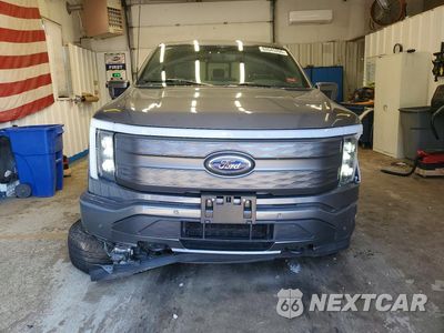 Piąte zdjęcie samochodu w środku: 2023 FORD F150 LIGHTNING PRO VIN:1FT6W1EVXPWG21403 - miniatura