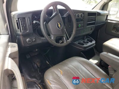 Zdjęcie 8 z 13 samochodu: 2014 CHEVROLET EXPRESS G2500 VIN:1GCWGFBA7E1100046 - miniatura