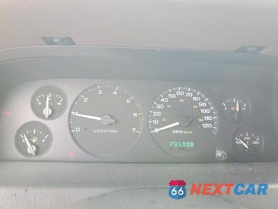 Zdjęcie 9 z 12 samochodu: 2003 JEEP GRAND CHEROKEE LAREDO VIN:1J4GX48N03C539023 - miniatura