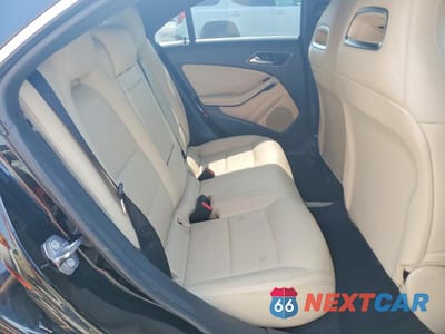 Zdjęcie 10 z 12 samochodu: 2018 MERCEDES-BENZ CLA 250 VIN:WDDSJ4EB4JN682785 - miniatura