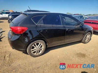 Trzecie zdjęcie samochodu z tyłu: 2011 KIA FORTE EX VIN:KNAFU5A27B5354452 - miniatura