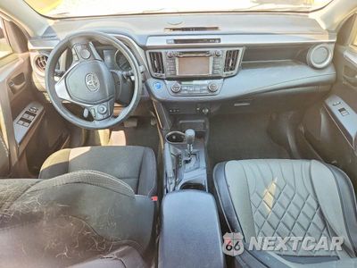 Zdjęcie 8 z 14 samochodu: 2018 TOYOTA RAV4 HYBRID LE VIN:JTMRJREVXJD190350 - miniatura